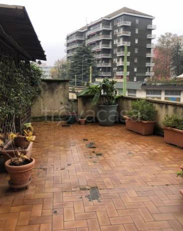 appartamento in vendita a Milano in zona Piazzale Lodi