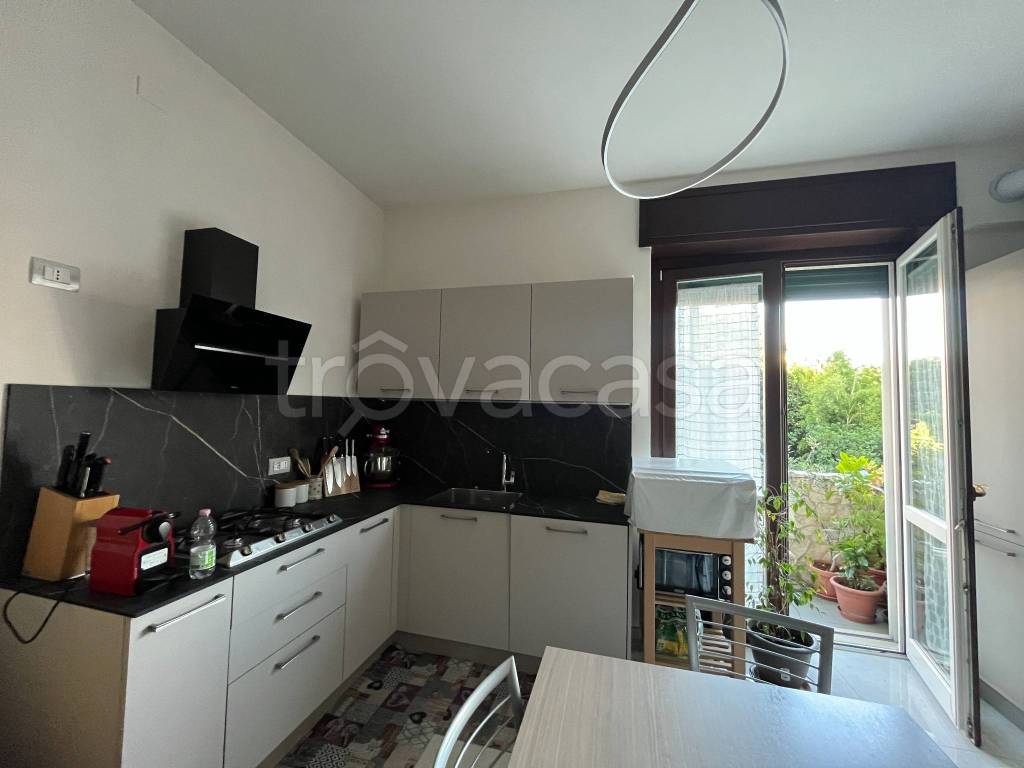 appartamento in vendita a Milano in zona Crescenzago