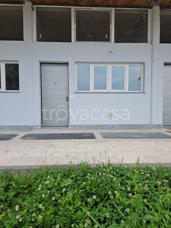 appartamento in vendita a Milano in zona Famagosta