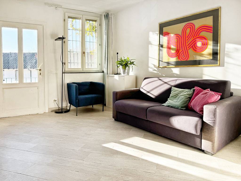 appartamento in vendita a Milano in zona Famagosta