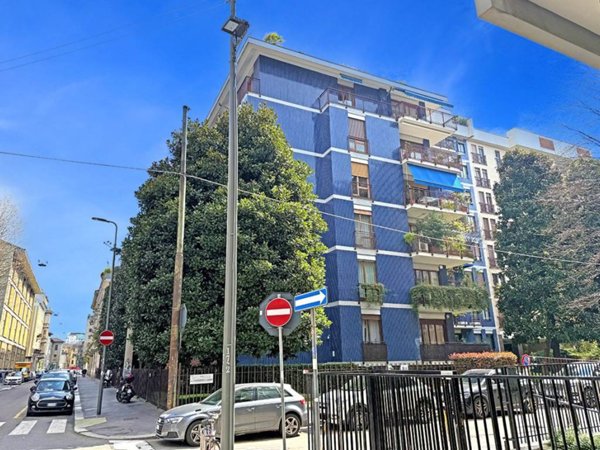 appartamento in vendita a Milano in zona Guastalla