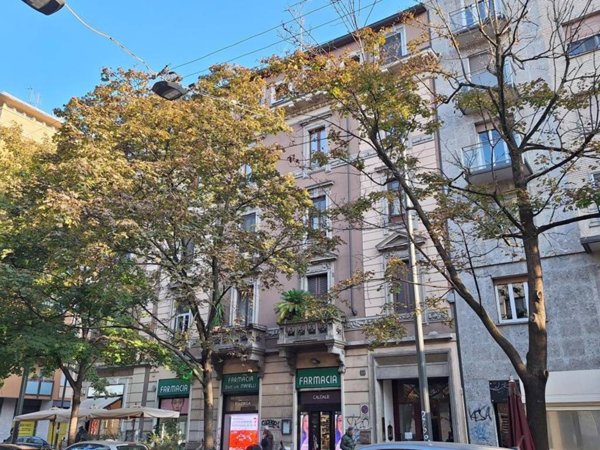 appartamento in vendita a Milano in zona Sempione