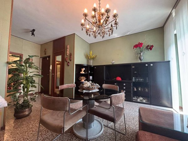appartamento in vendita a Milano in zona Barona