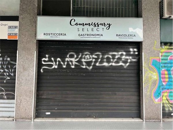 negozio in vendita a Milano in zona Corvetto