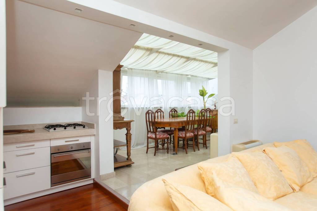 appartamento in vendita a Milano in zona Isola