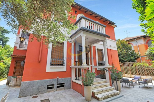 casa indipendente in vendita a Milano