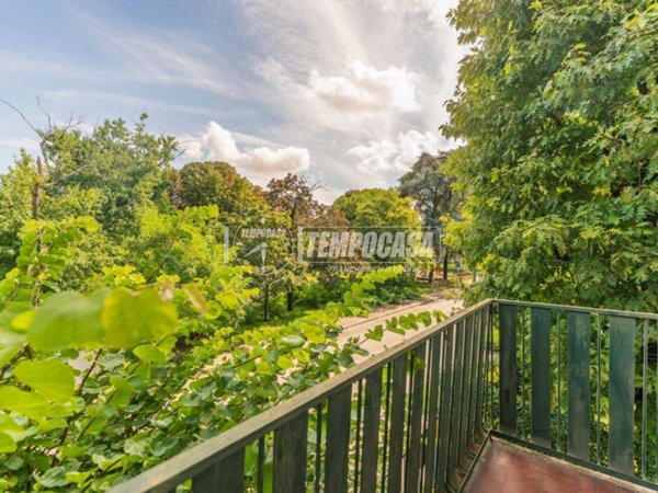 appartamento in vendita a Milano in zona Isola