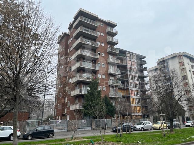 appartamento in vendita a Milano in zona Lorenteggio