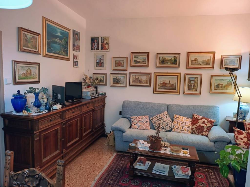 appartamento in vendita a Milano in zona Baggio