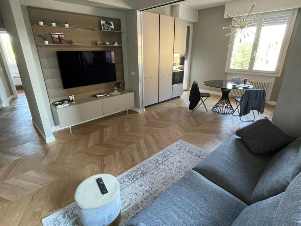 appartamento in vendita a Milano in zona Lorenteggio