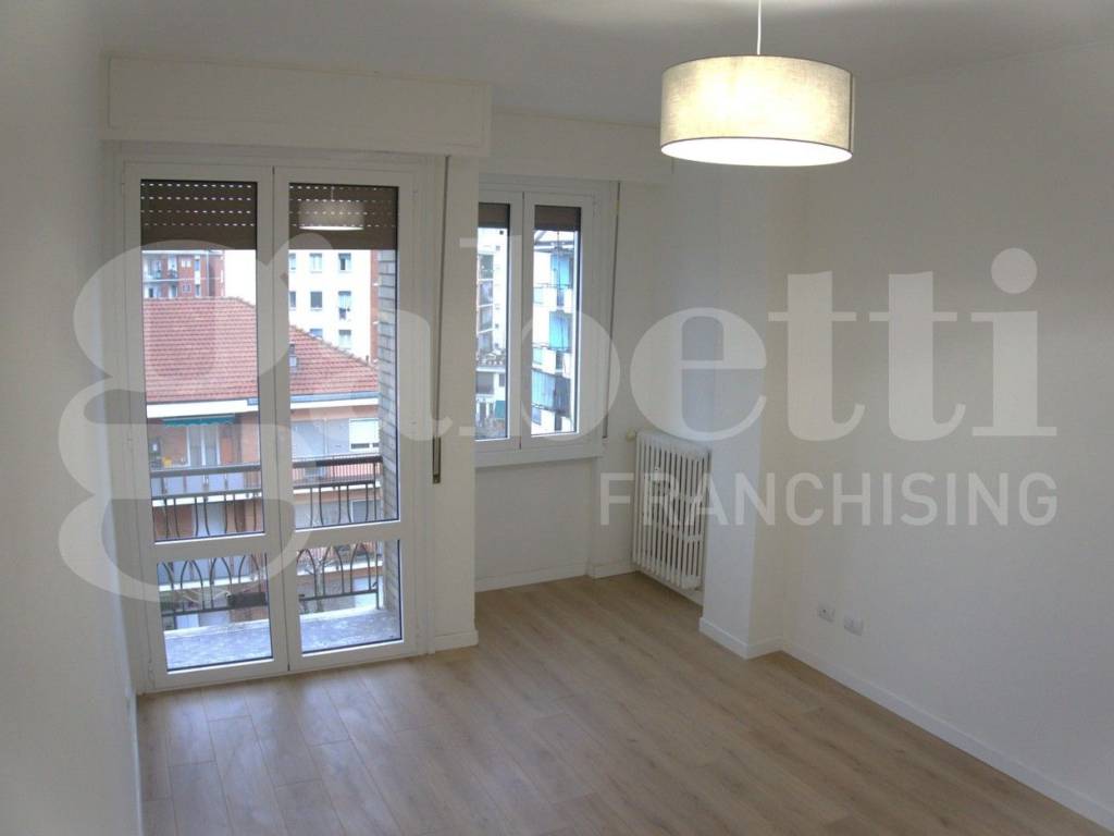 appartamento in vendita a Milano in zona Famagosta