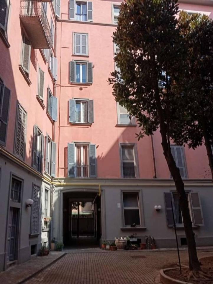 appartamento in vendita a Milano in zona Bocconi