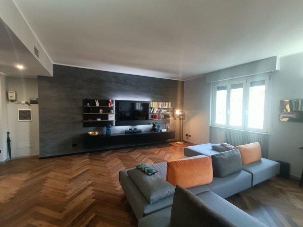 appartamento in vendita a Milano in zona Sempione