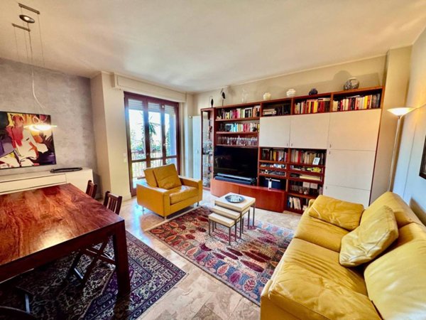 appartamento in vendita a Milano in zona Famagosta