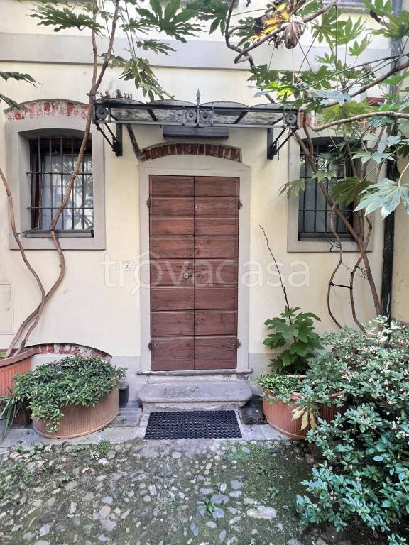 appartamento in vendita a Milano in zona Porta Ticinese