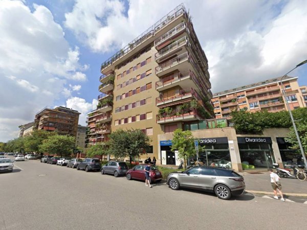 negozio in vendita a Milano in zona Sempione