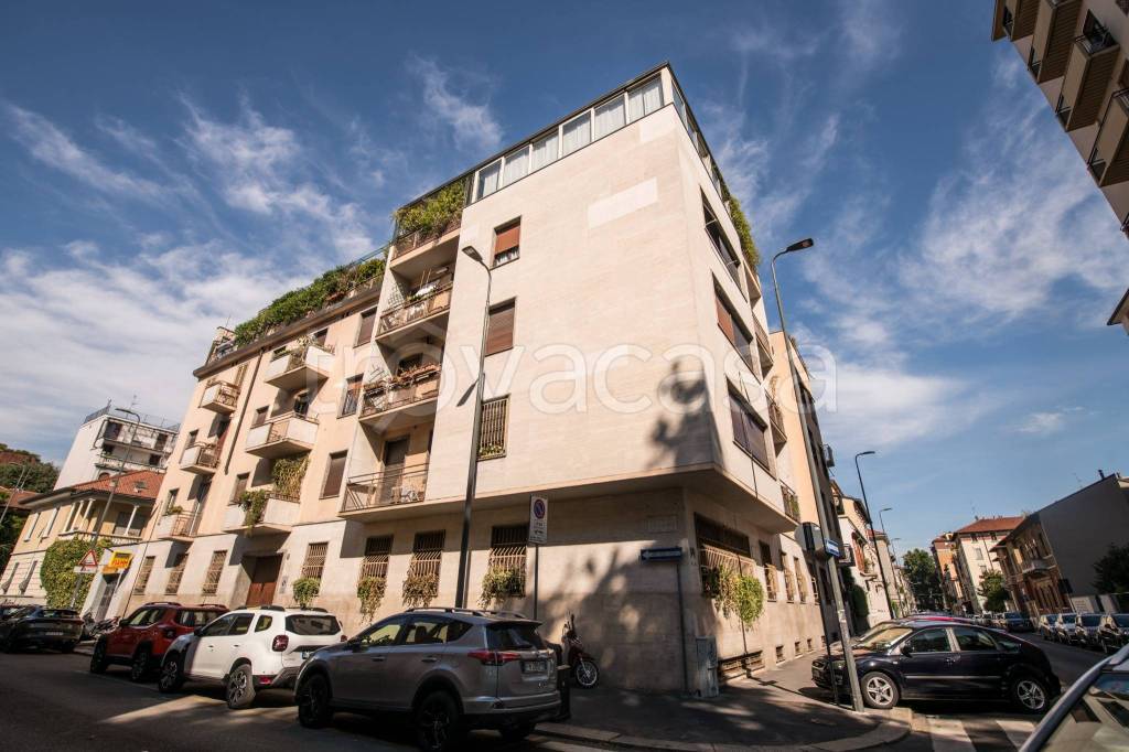 appartamento in vendita a Milano in zona XXII Marzo