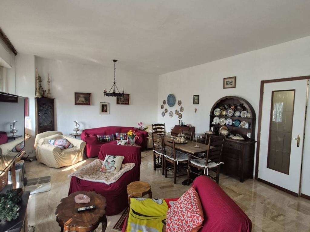 appartamento in vendita a Milano in zona Adriano