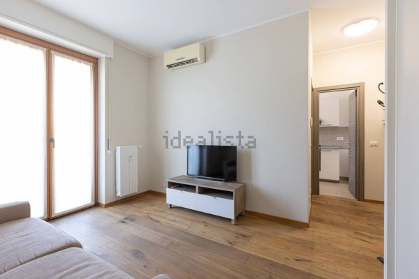 appartamento in vendita a Milano in zona Baggio
