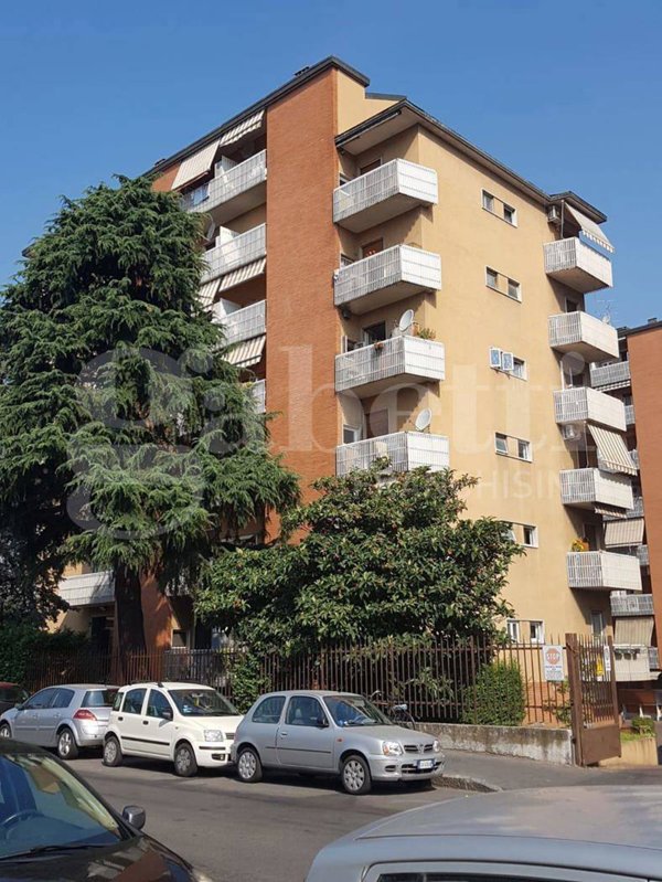 appartamento in vendita a Milano in zona Famagosta
