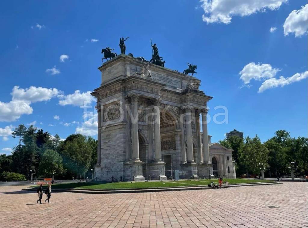 appartamento in vendita a Milano in zona Sempione