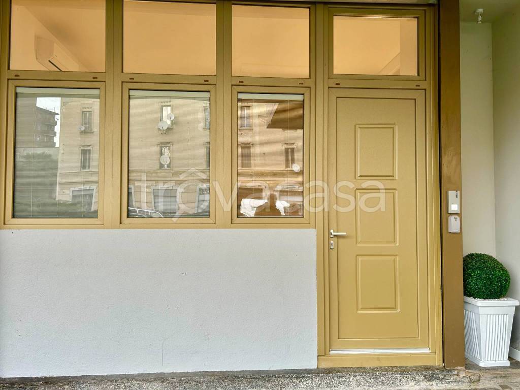 appartamento in vendita a Milano in zona Vigentino