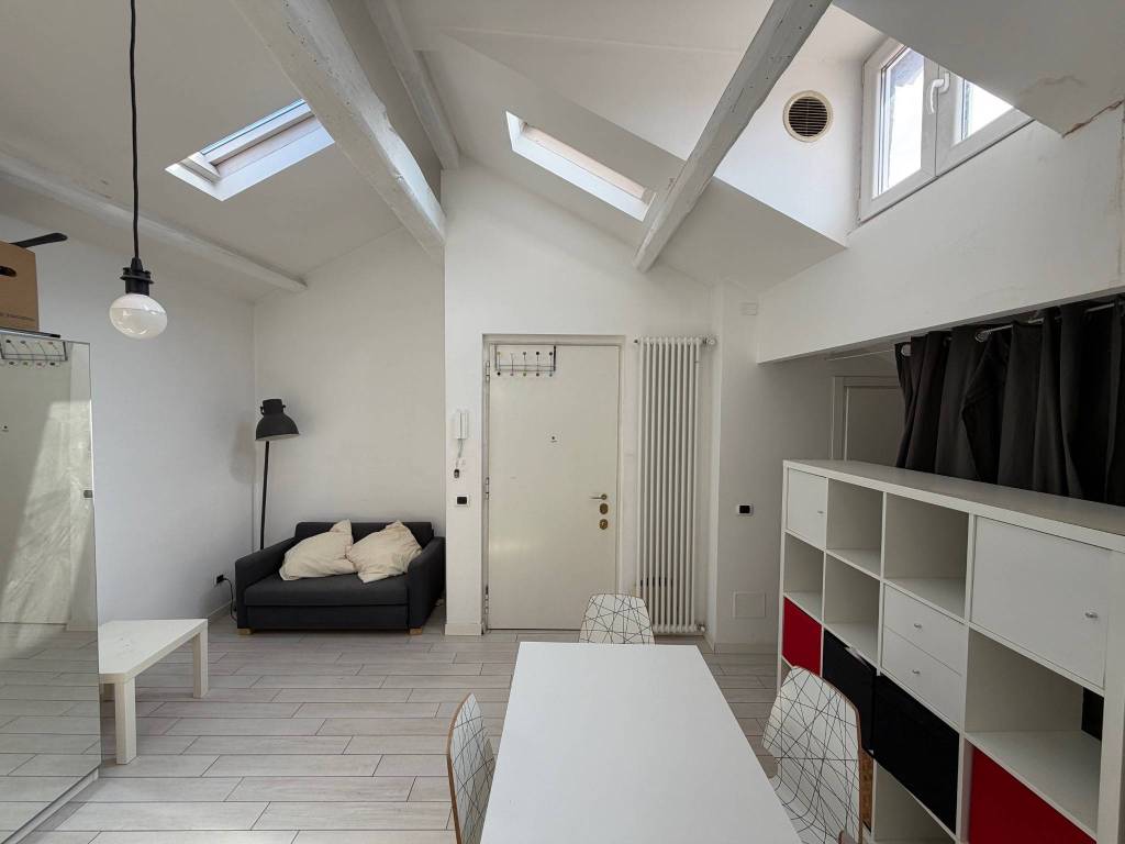 appartamento in vendita a Milano in zona Porta Ticinese