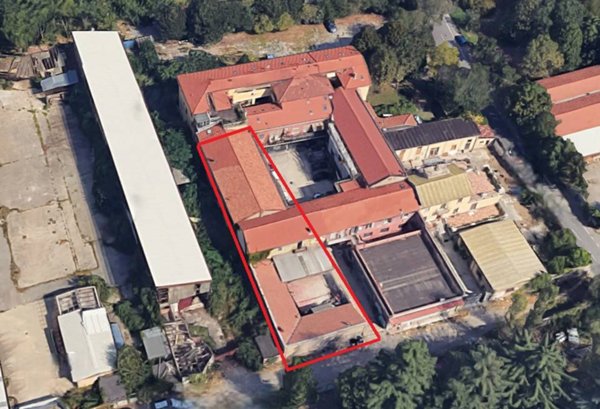 locale commerciale in vendita a Milano in zona Niguarda