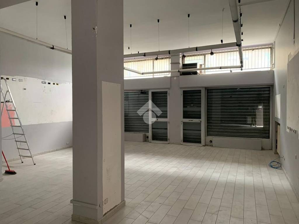 negozio in vendita a Milano