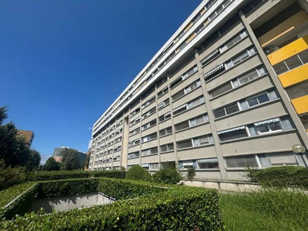 appartamento in vendita a Milano in zona Famagosta