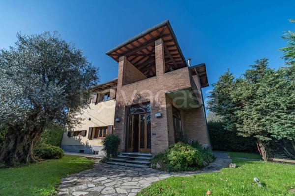 casa indipendente in vendita a Milano in zona Barona
