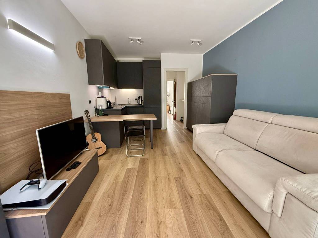 appartamento in vendita a Milano in zona Famagosta