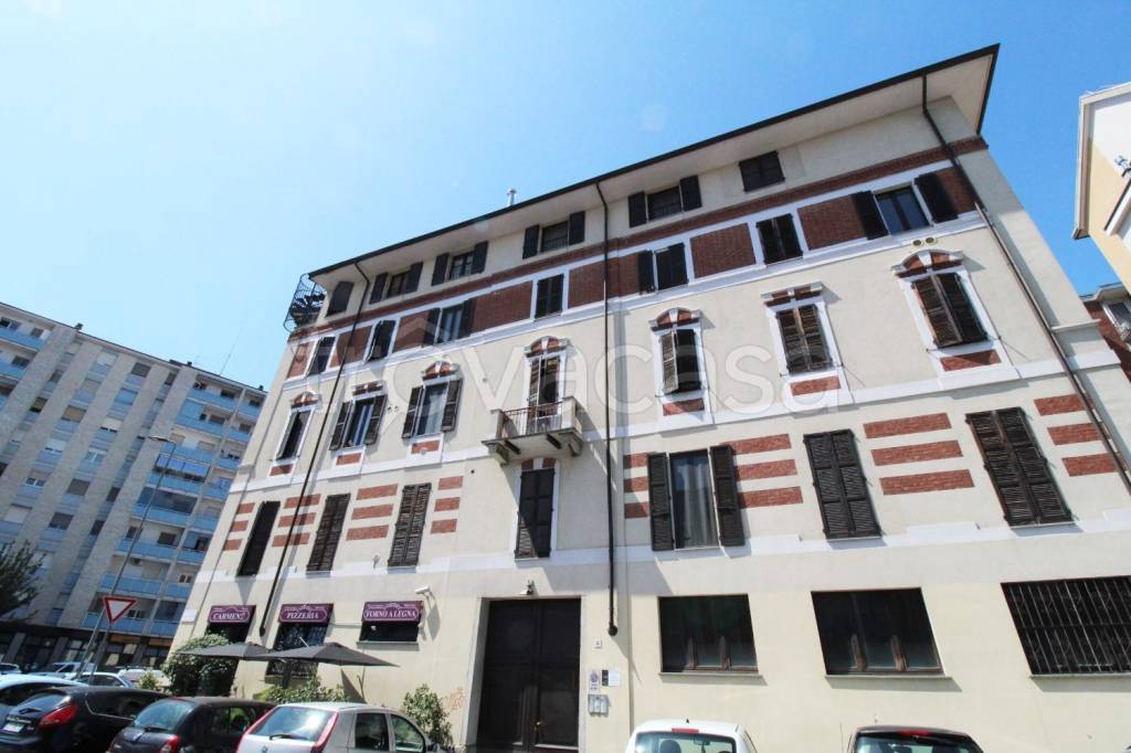 appartamento in vendita a Milano in zona Barona