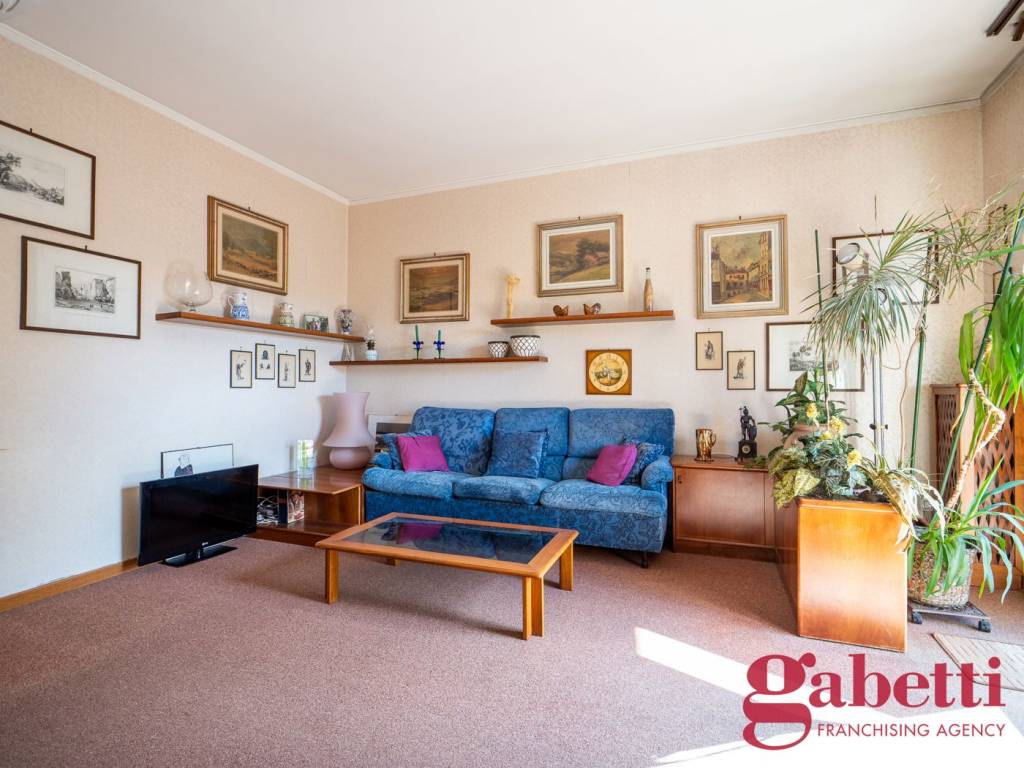 appartamento in vendita a Milano in zona Casoretto