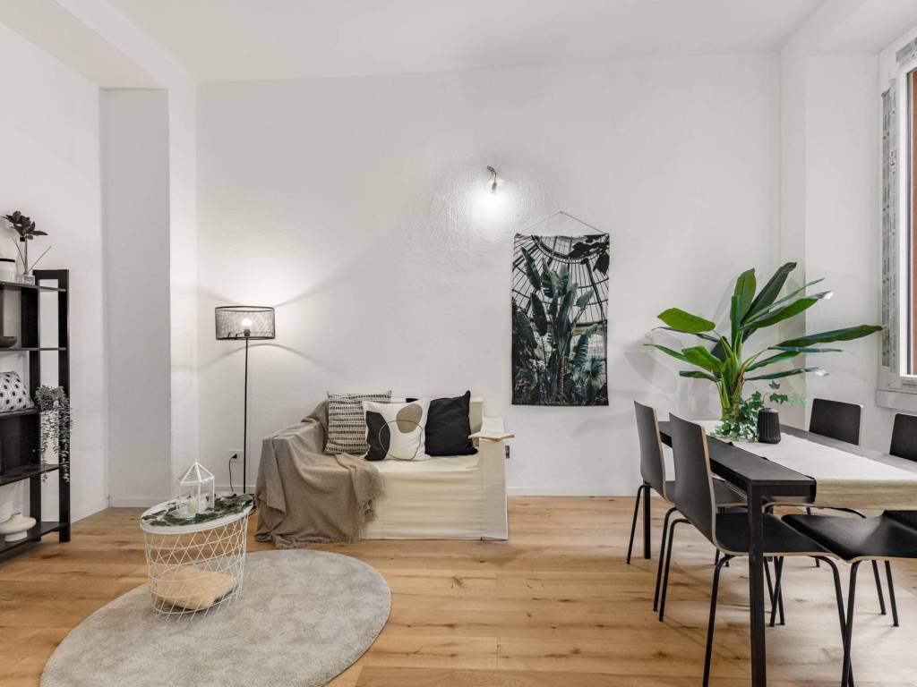 appartamento in vendita a Milano in zona Corvetto