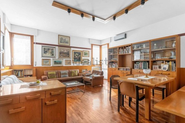 appartamento in vendita a Milano in zona Vigentino