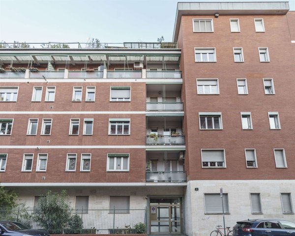 ufficio in vendita a Milano in zona Quarto Oggiaro