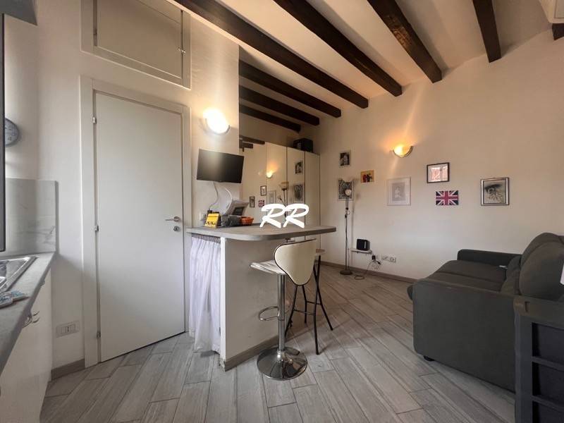 appartamento in vendita a Milano in zona Solari