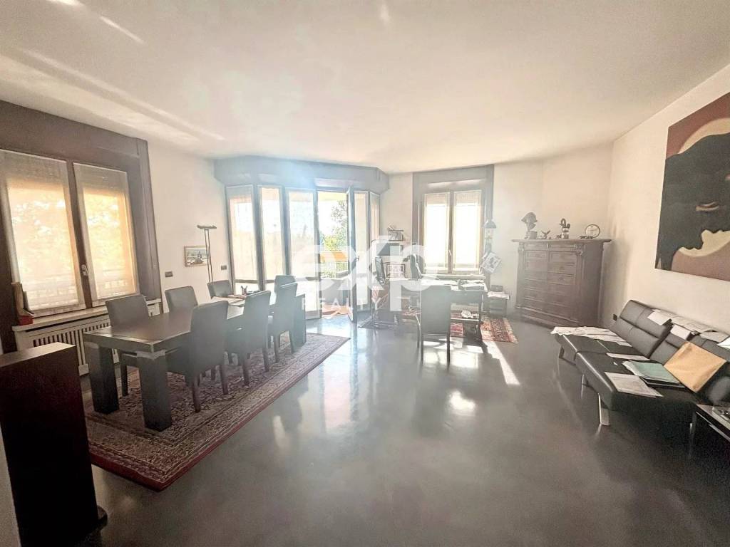 appartamento in vendita a Milano in zona Trenno