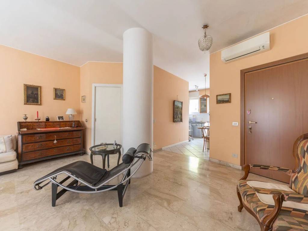 appartamento in vendita a Milano in zona Città Studi