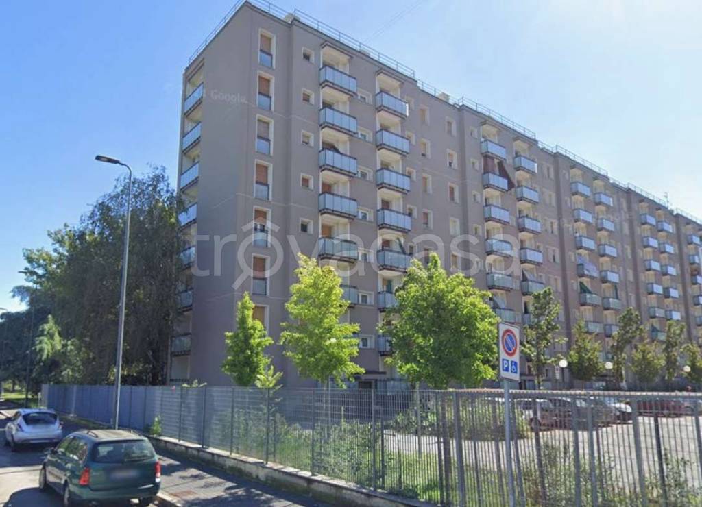 appartamento in vendita a Milano in zona Quarto Oggiaro