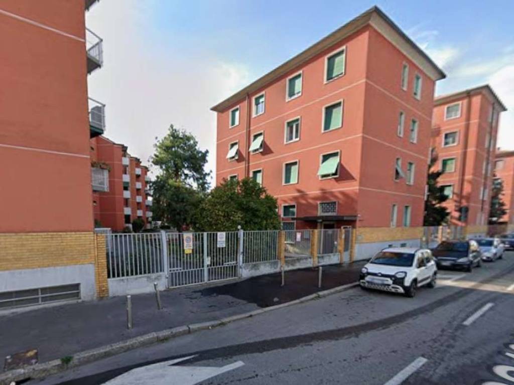 appartamento in vendita a Milano in zona Barona