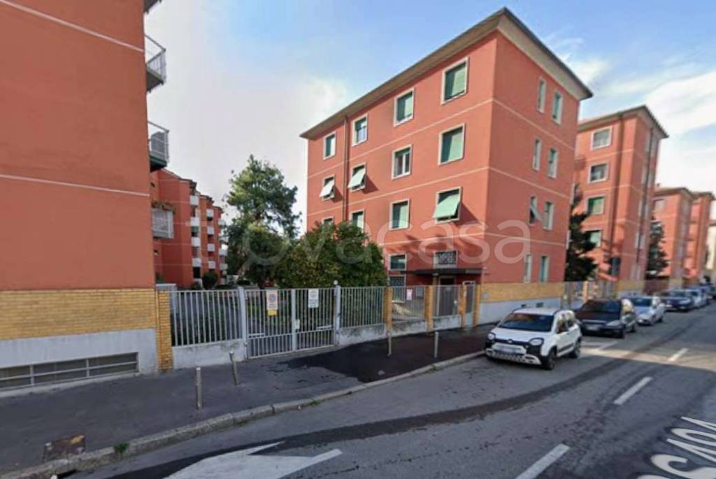appartamento in vendita a Milano in zona Lorenteggio