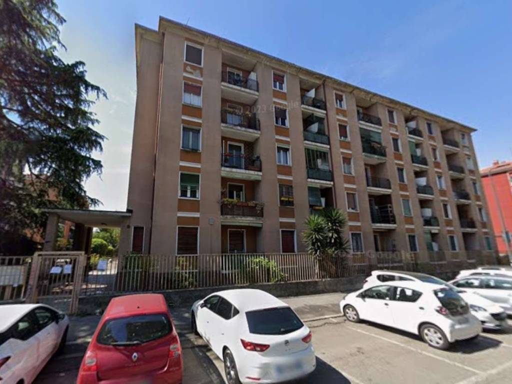 appartamento in vendita a Milano in zona Adriano