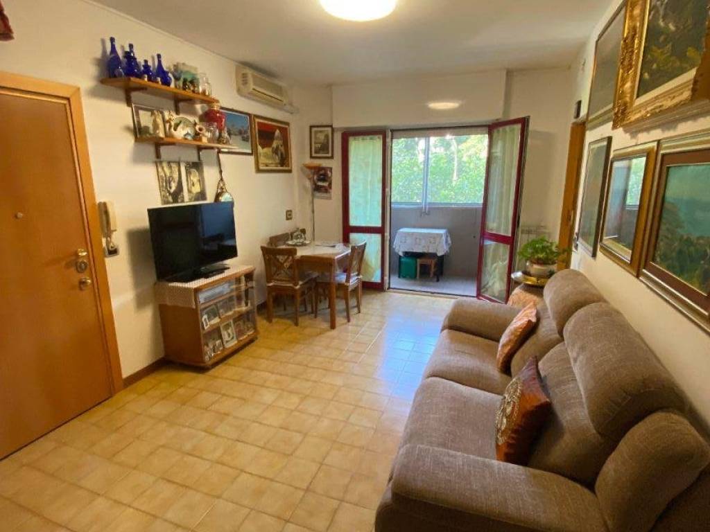 appartamento in vendita a Milano in zona Baggio