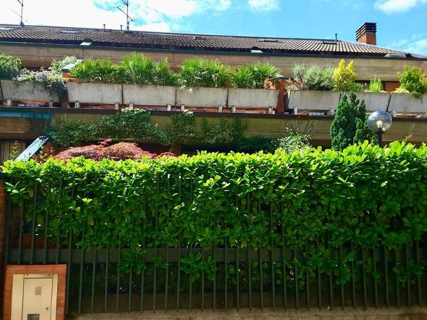 casa indipendente in vendita a Milano in zona Baggio