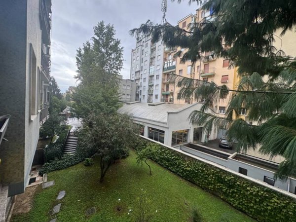 appartamento in vendita a Milano in zona Niguarda