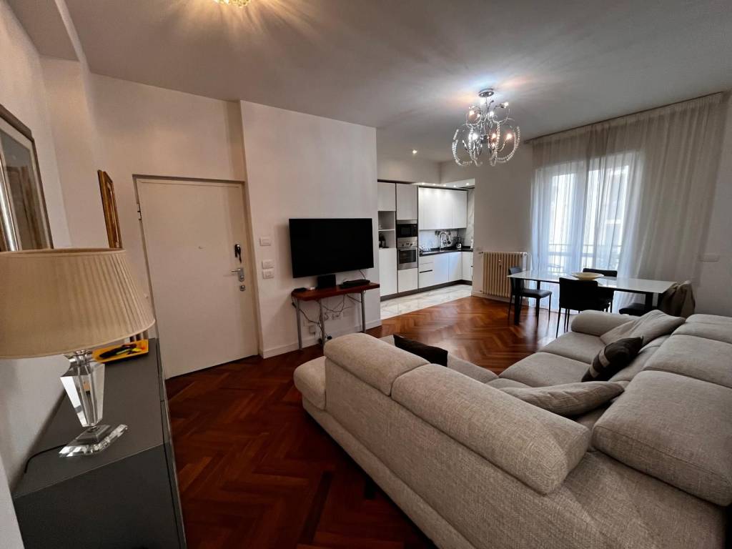 appartamento in vendita a Milano in zona Trenno
