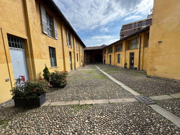 appartamento in vendita a Milano in zona Quarto Oggiaro