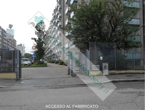appartamento in vendita a Milano in zona Quarto Oggiaro